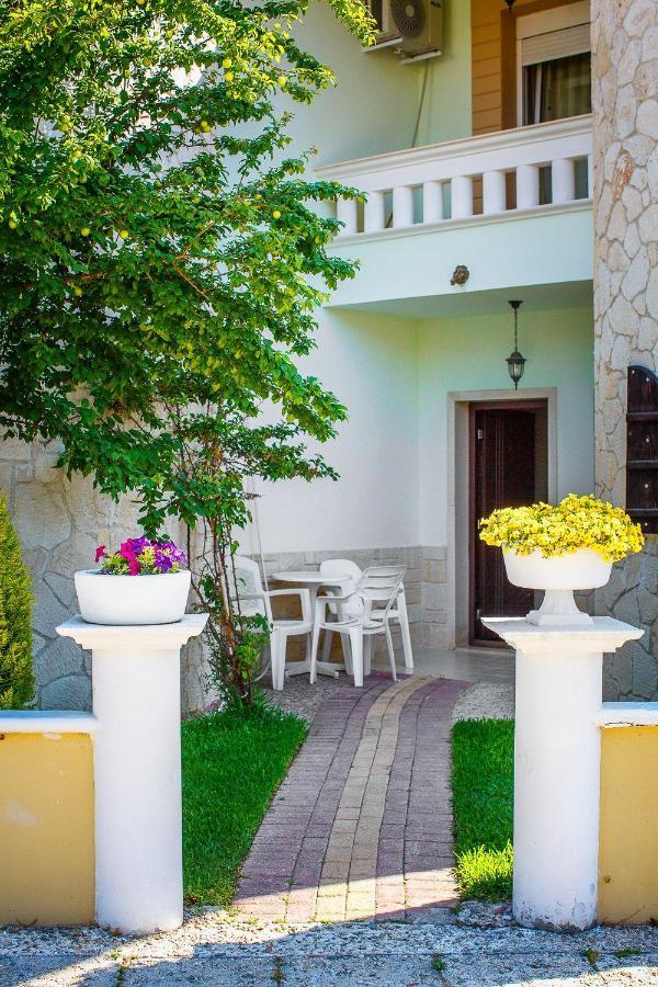 Alexandros Apartment