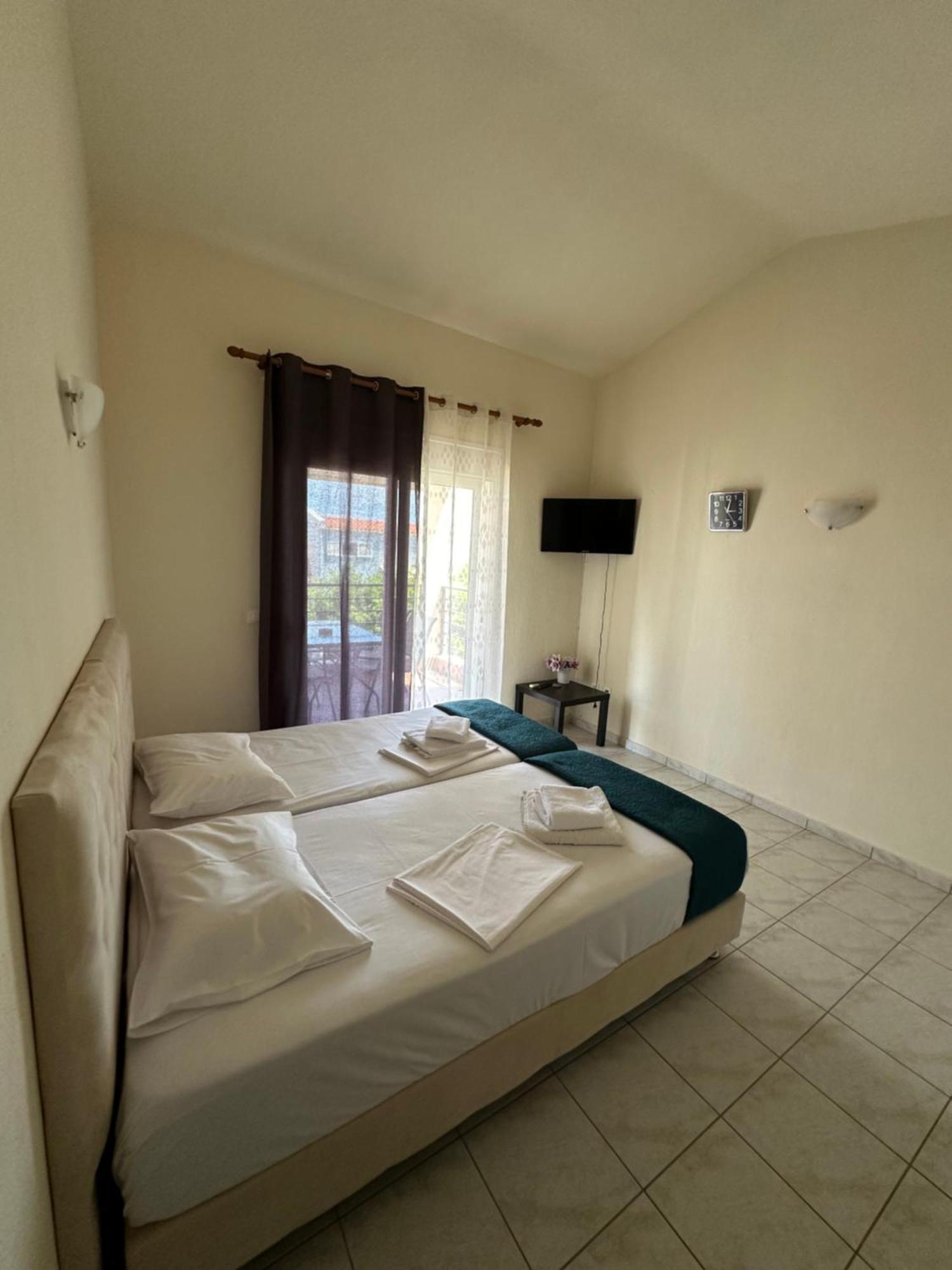 Alexandros Apartment Polychrono